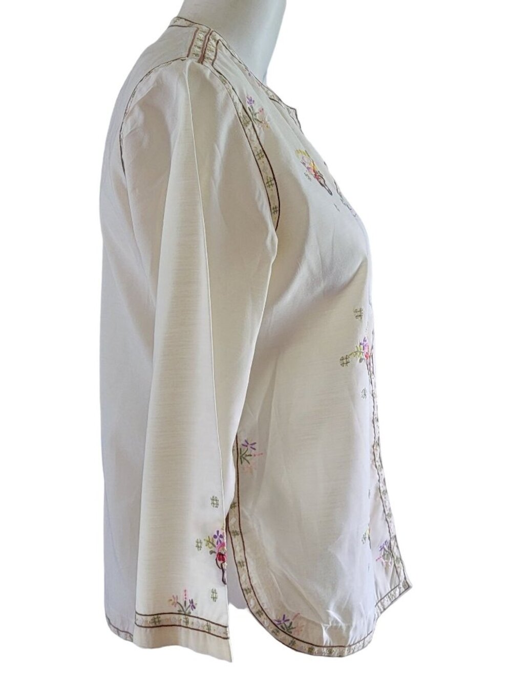 Vintage Hand Embroidered Floral Blouse Size 38 Medium Cream Cottagecore Top - Picture 4 of 11